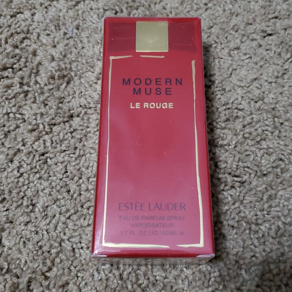 Modern Muse Le Rouge